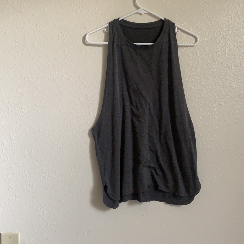 Medium women’s sleeveless muscle top.